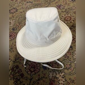 Tilley Endurable Bucket Hat. 7 3/8
